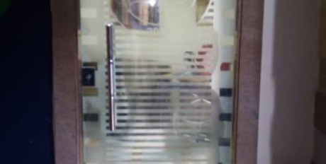 باب - زجاج - سيكوريت - مصنفر - صنفره - علي - الزجاج 